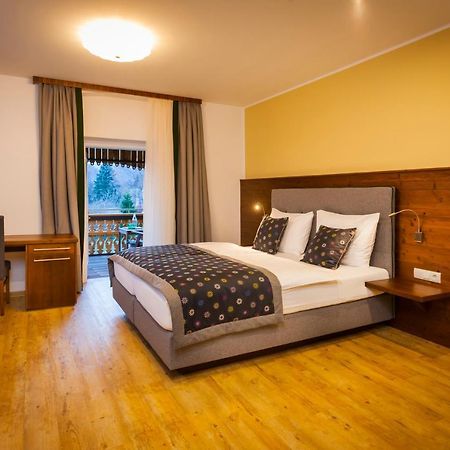 Отель Gasthof Zum Forsthaus Фишбах Экстерьер фото